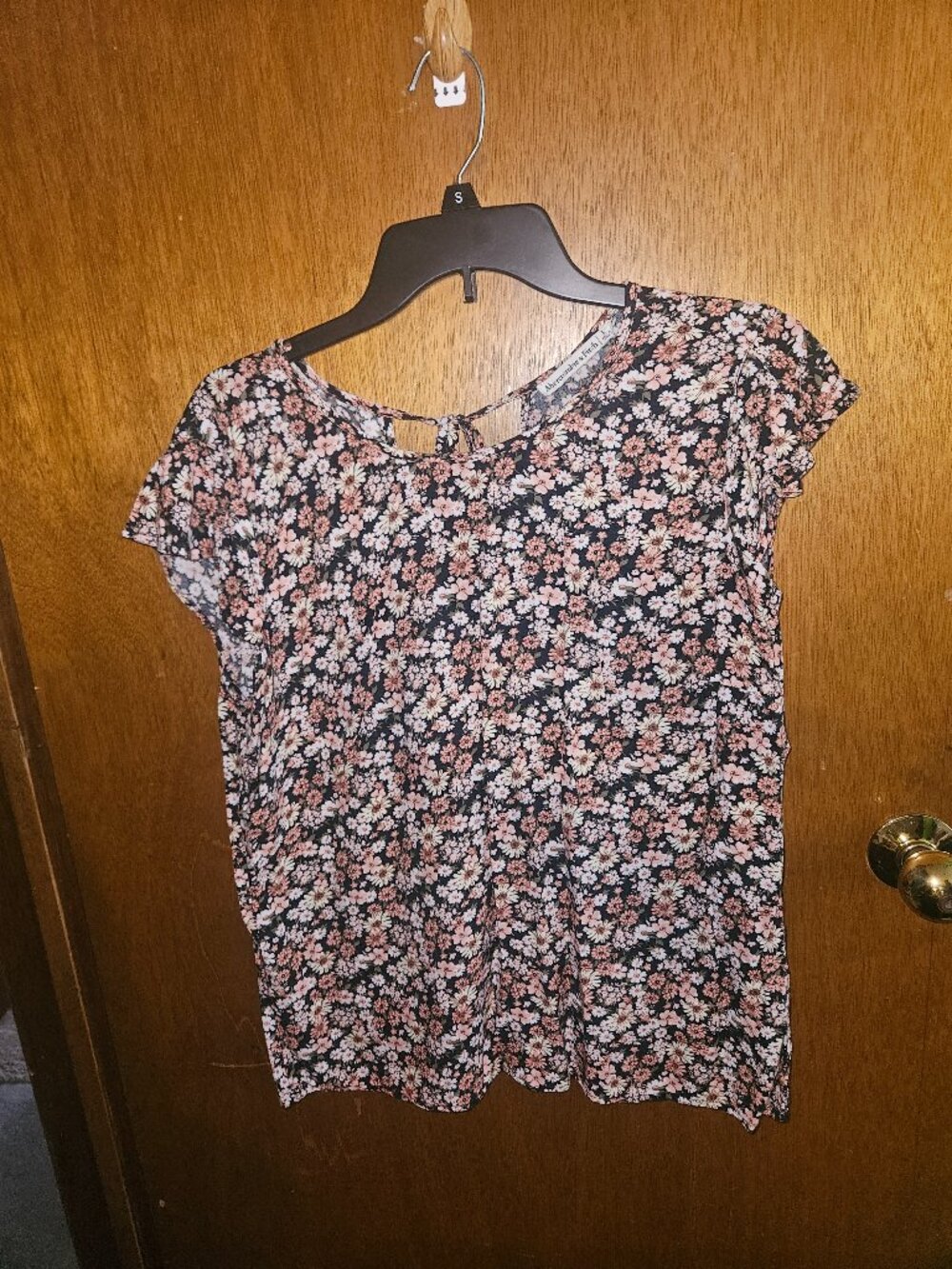 Abercrombie & Fitch Floral Keyhole Back Short Sleeve Blouse - Size Large